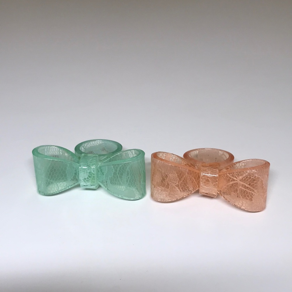 Set of 2 Acrylic Lace Bow Rings - Size 6